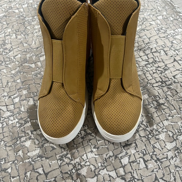 Wedge sneakers great condition - Picture 3 of 3